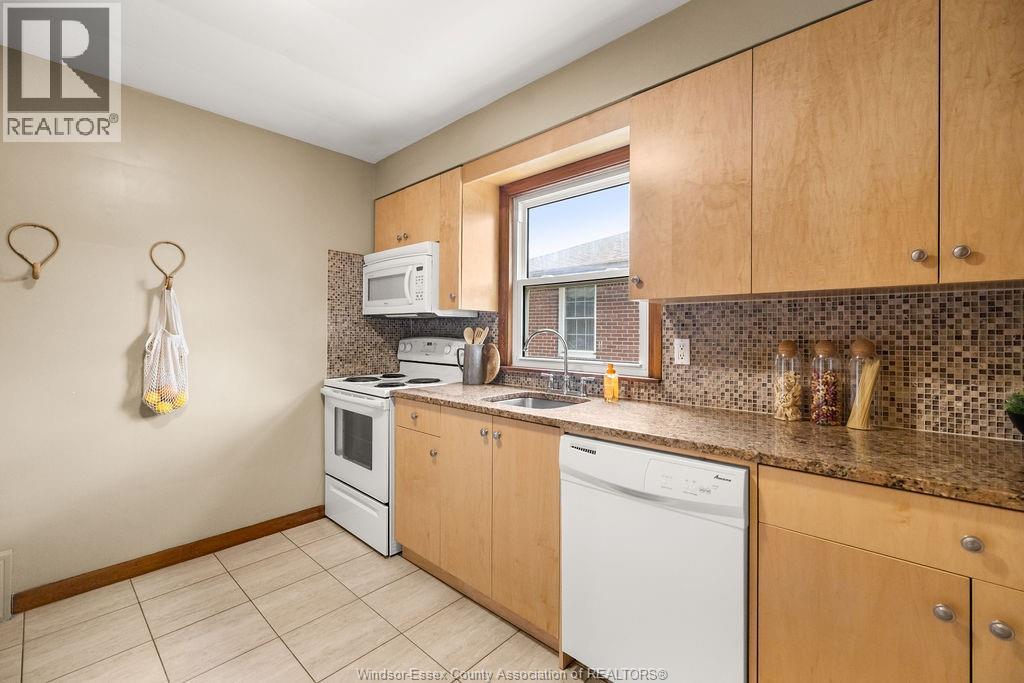 386 PARTINGTON AVE - Image 16