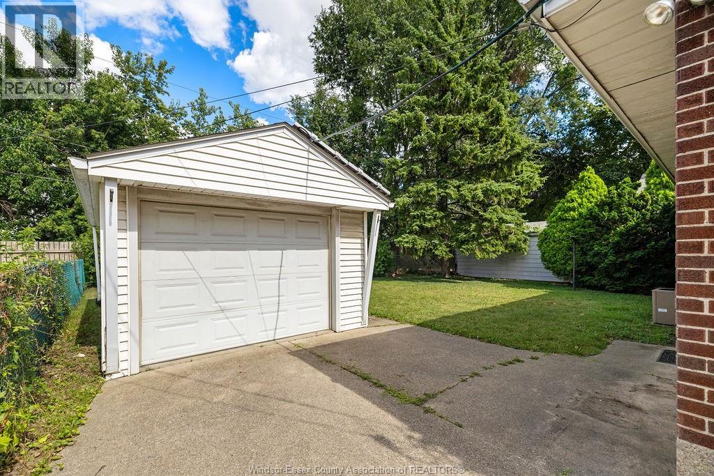 386 PARTINGTON AVE - Image 28