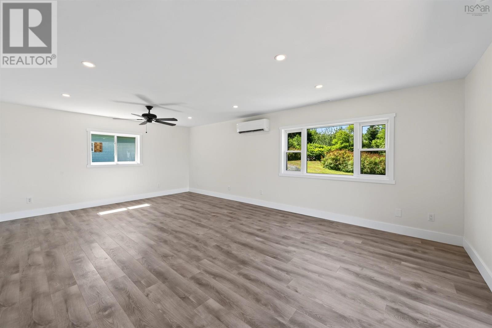 Property 29 of 49 of 115 Harbourview Drive