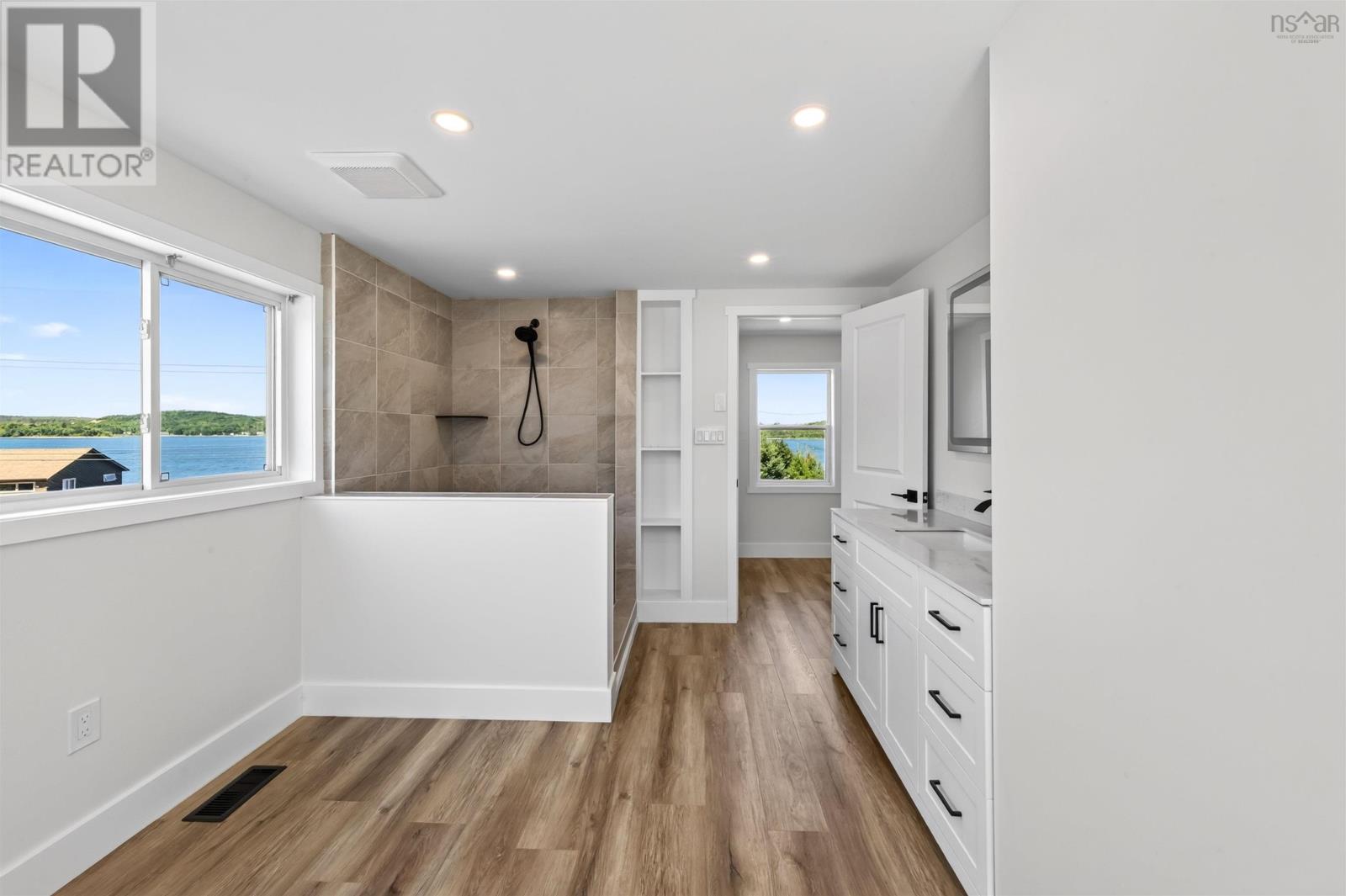 Property 47 of 49 of 115 Harbourview Drive