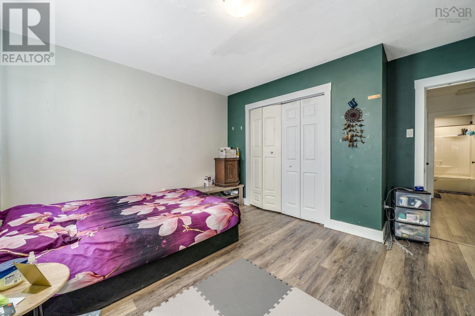 Property 33 of 48 of 3176/78/80 Stanford Street