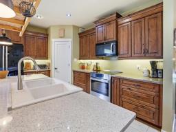 Living room - 54 Sheila Drive, New Bothwell, MB R0A1C0 Photo 9