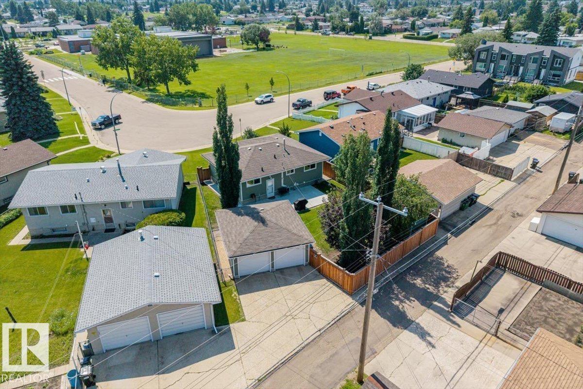 7408 133 AV NW - 2