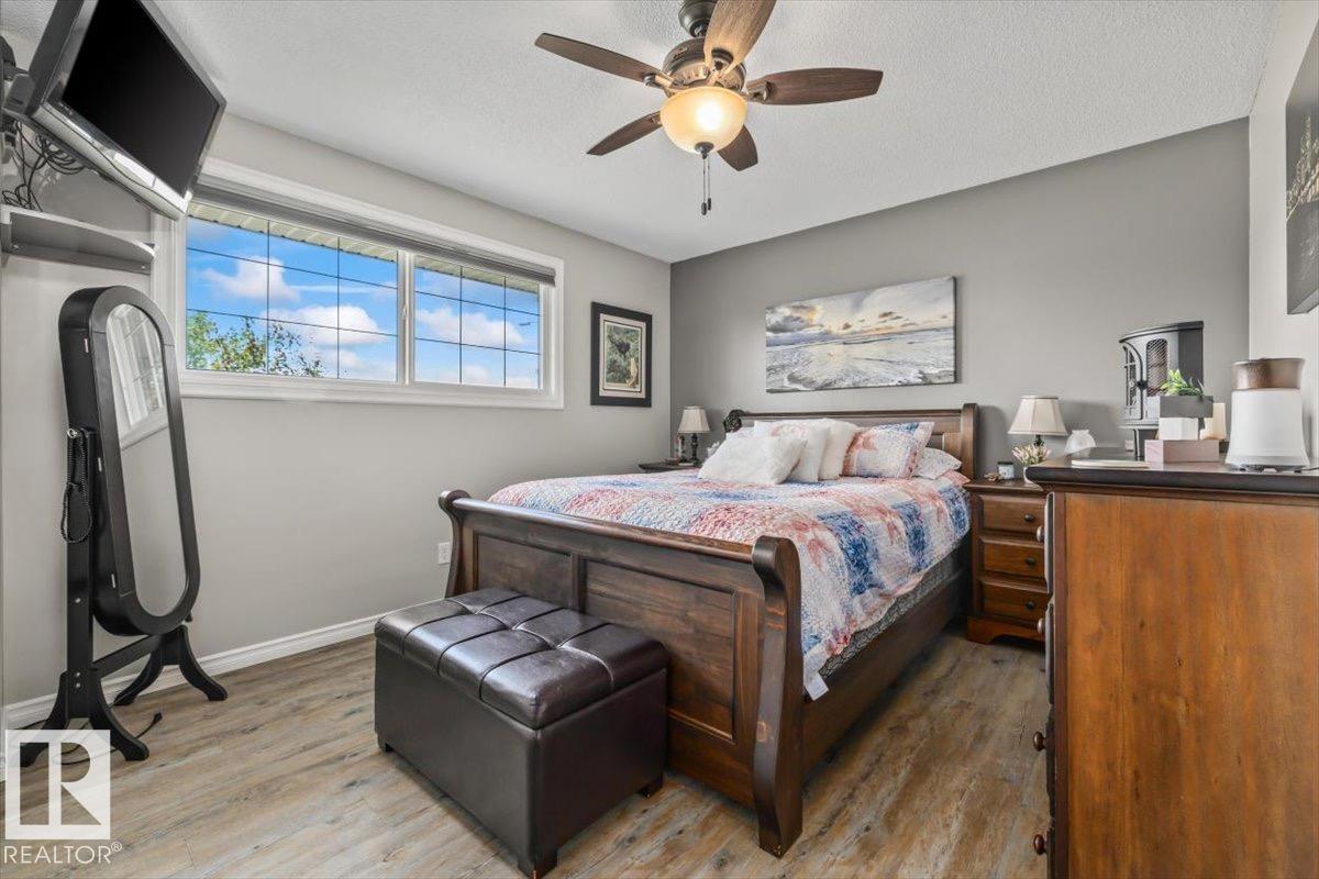 7408 133 AV NW - 15