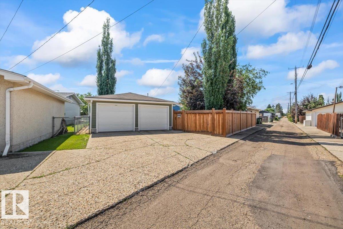 7408 133 AV NW - 34