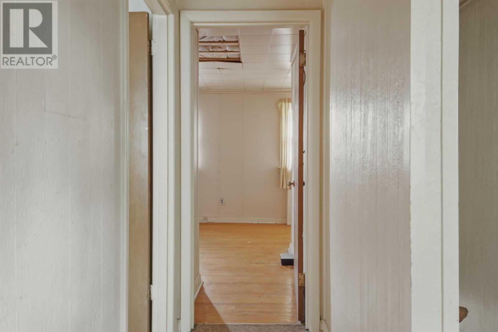 4 MACFARLANE RD - 7