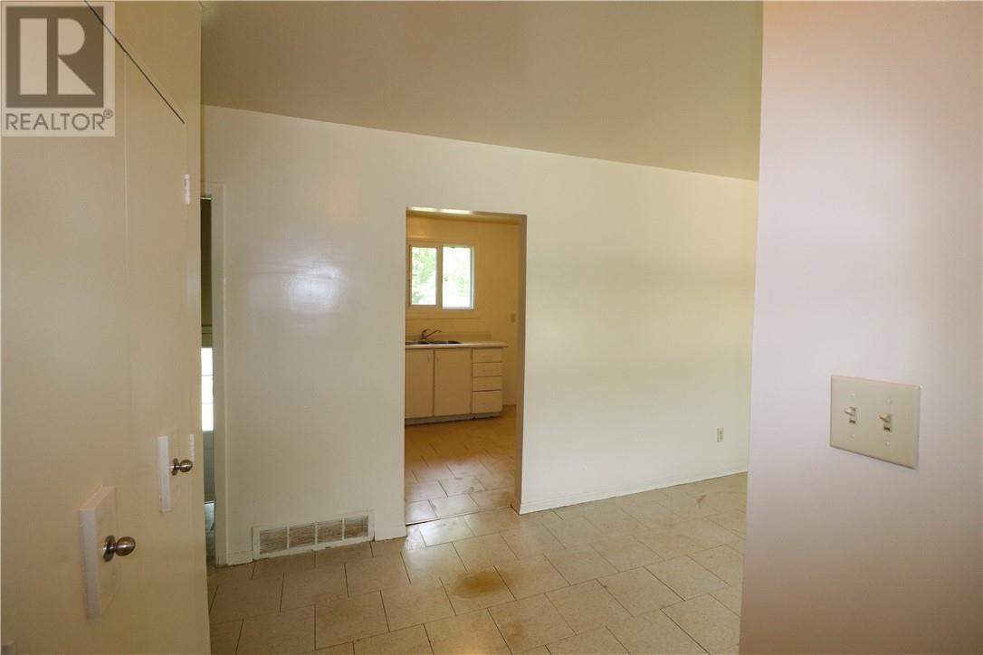 1617 Sherwood Avenue - Image 25
