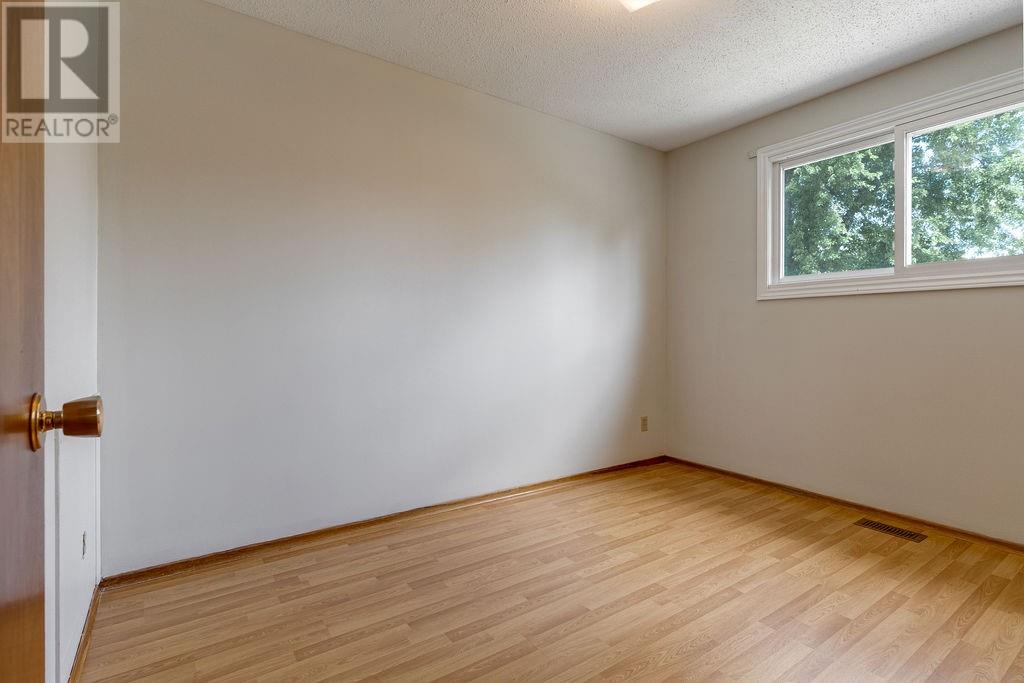 1520 Lansing Avenue - Image 9