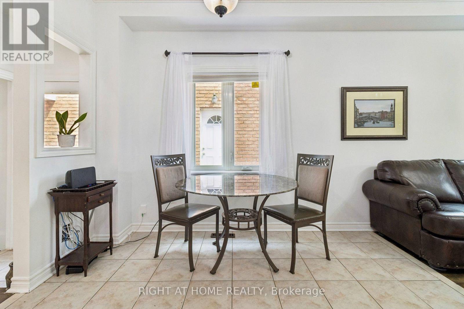 116 NASIR CRESCENT - Image 4