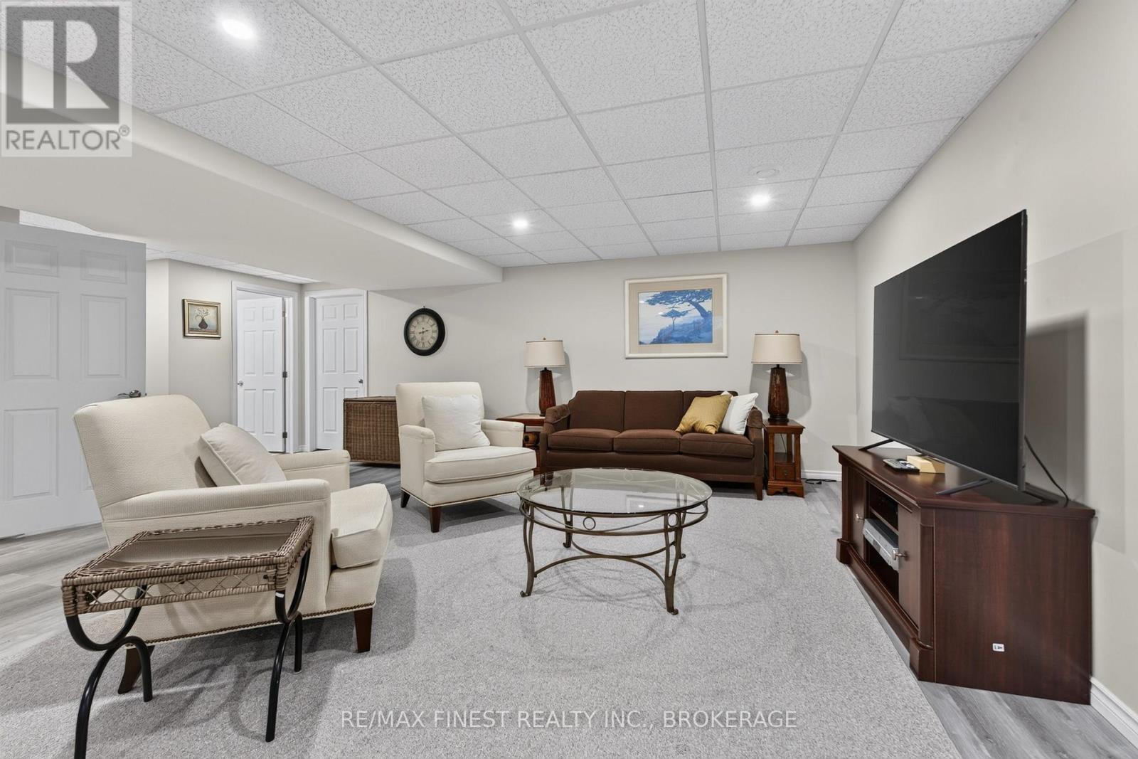 800 AUGUSTA DRIVE - 26