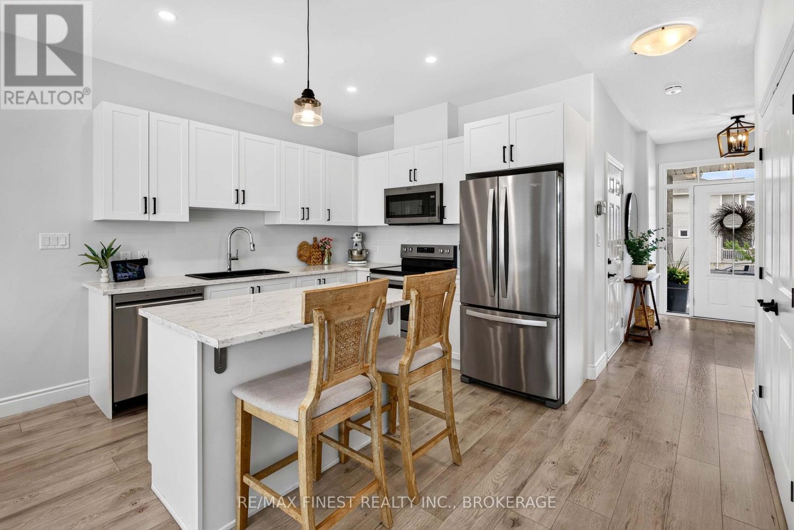 524 BETH CRESCENT - 11