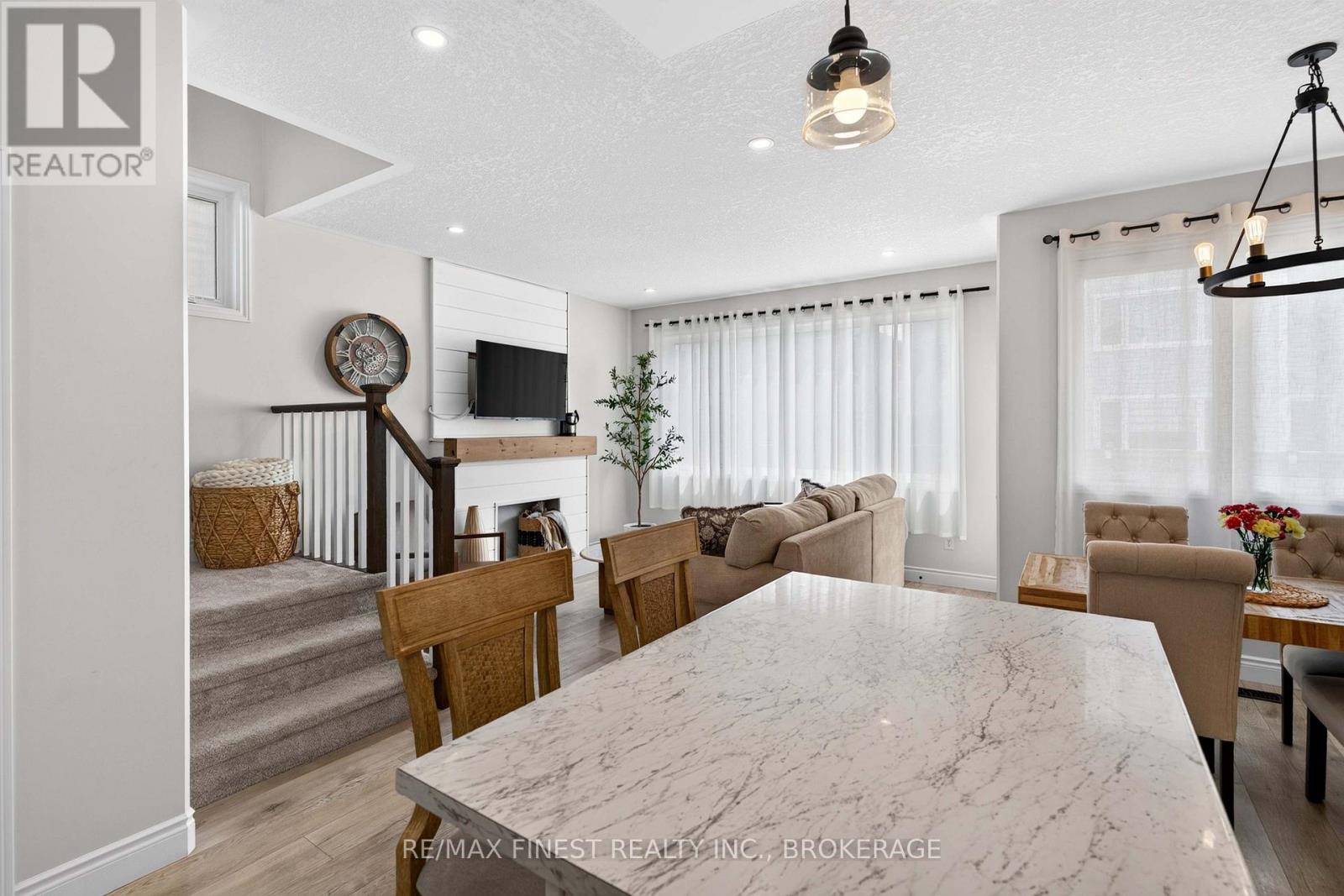 524 BETH CRESCENT - 19