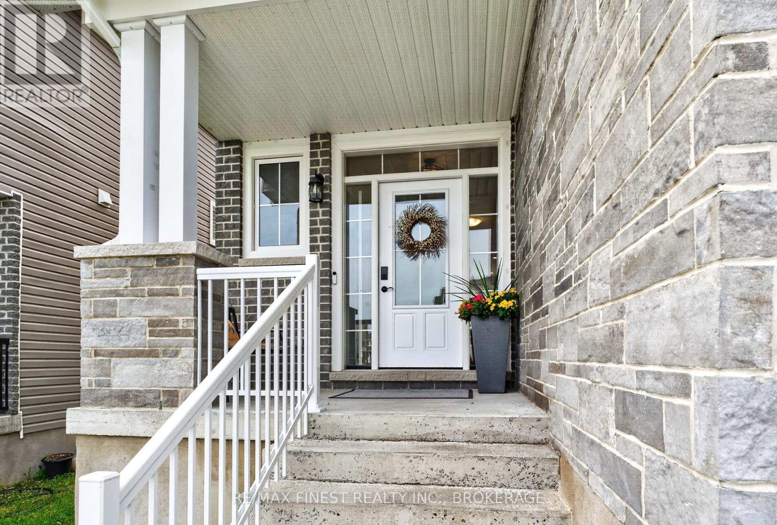 524 BETH CRESCENT - 4