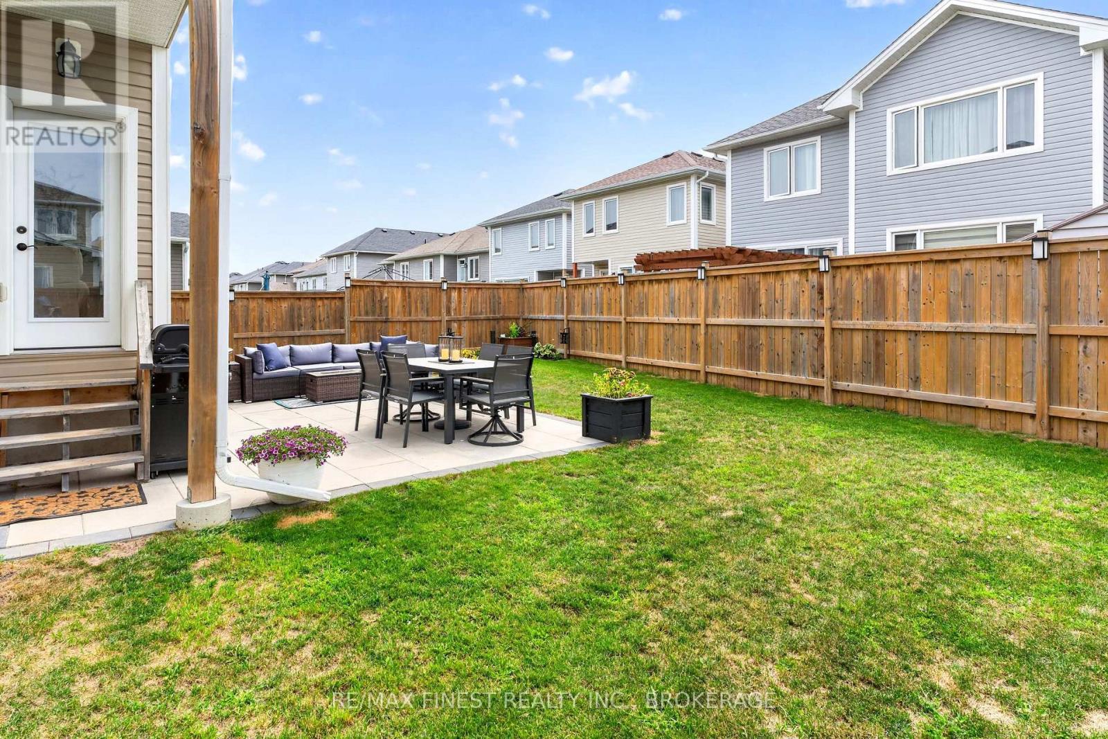 524 BETH CRESCENT - 43
