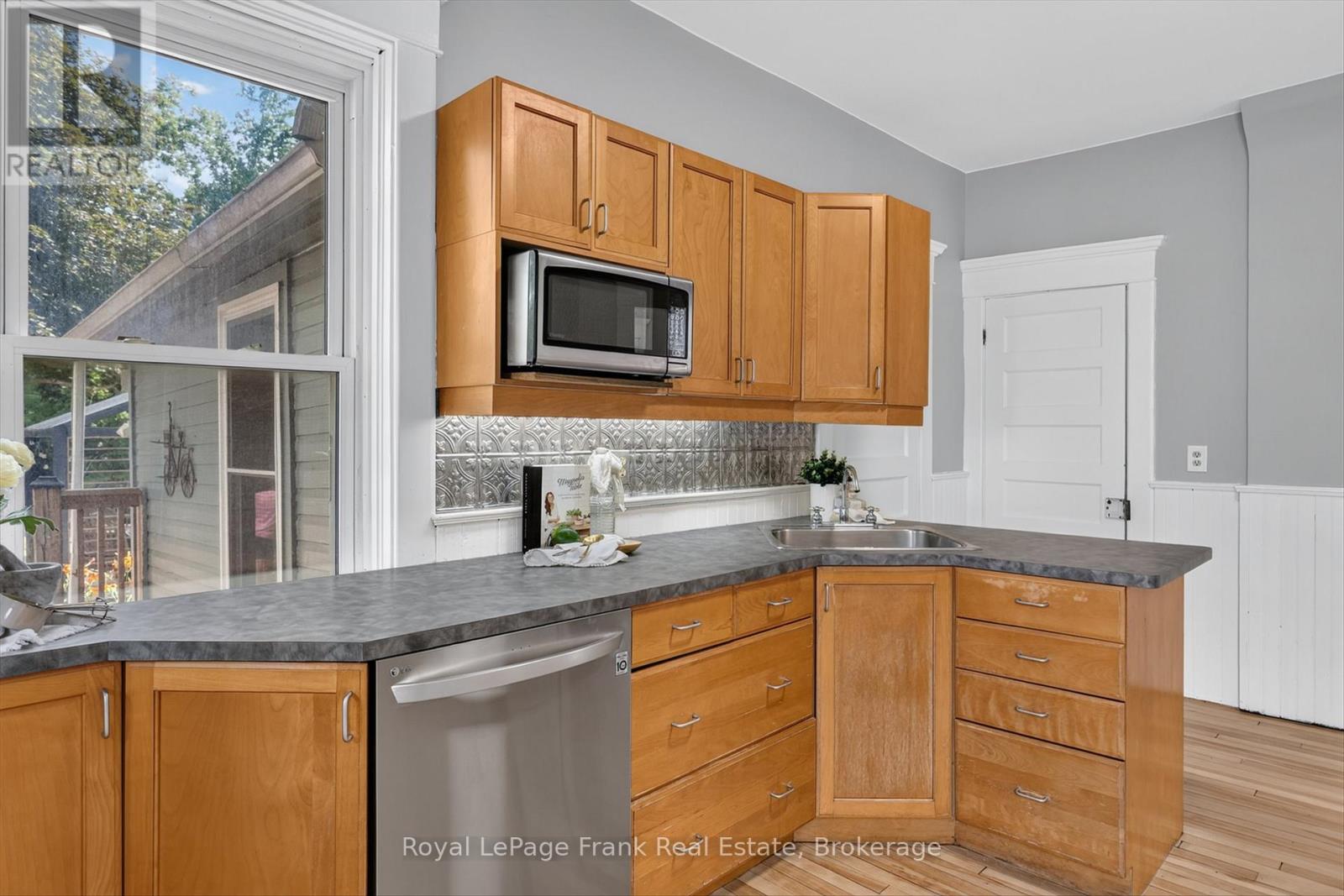 121 ROMAINE STREET - Image 17
