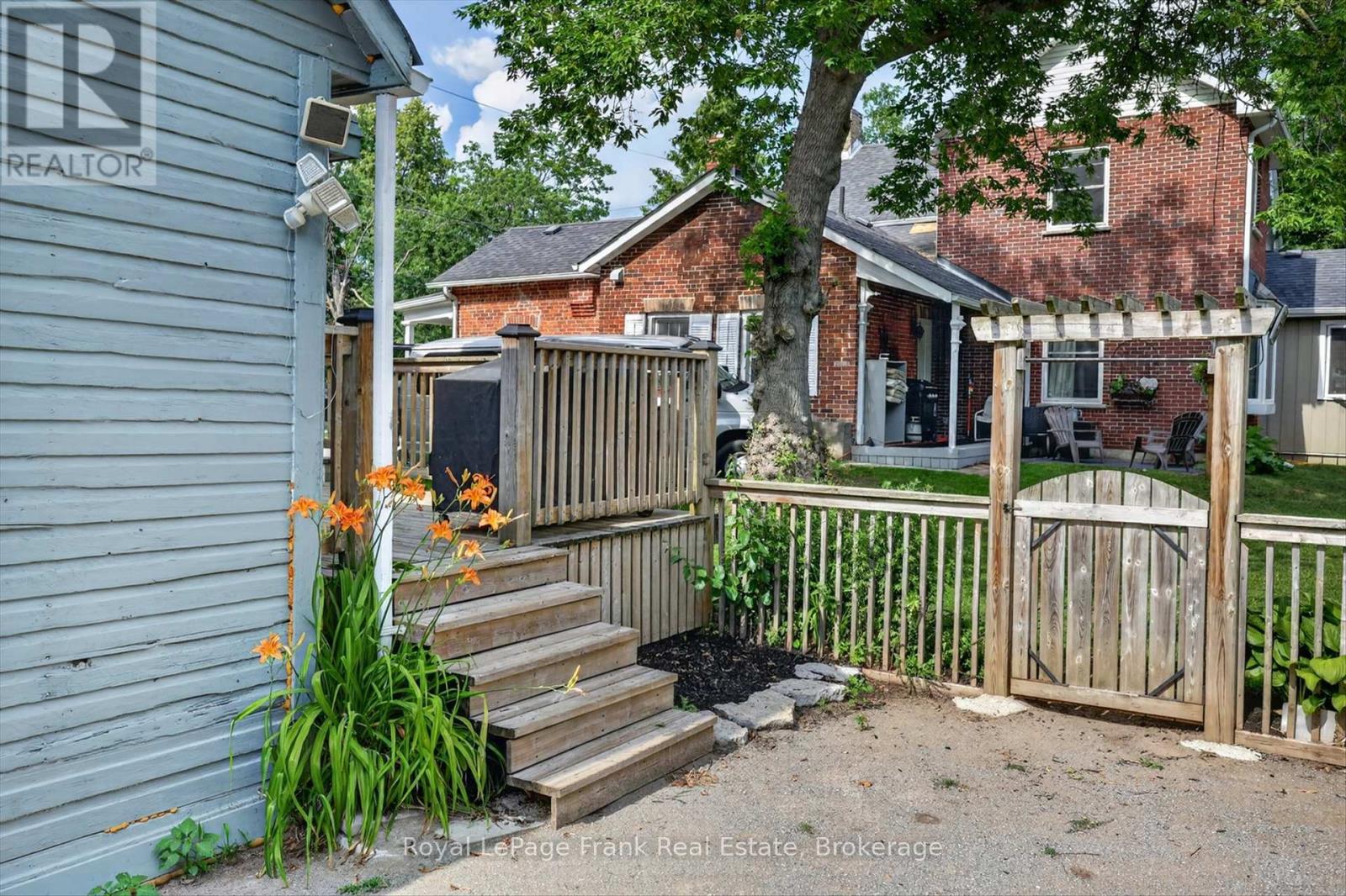 121 ROMAINE STREET - 50
