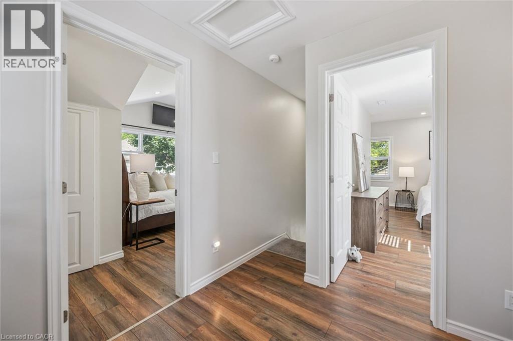 8 CROSS Street - Image 19