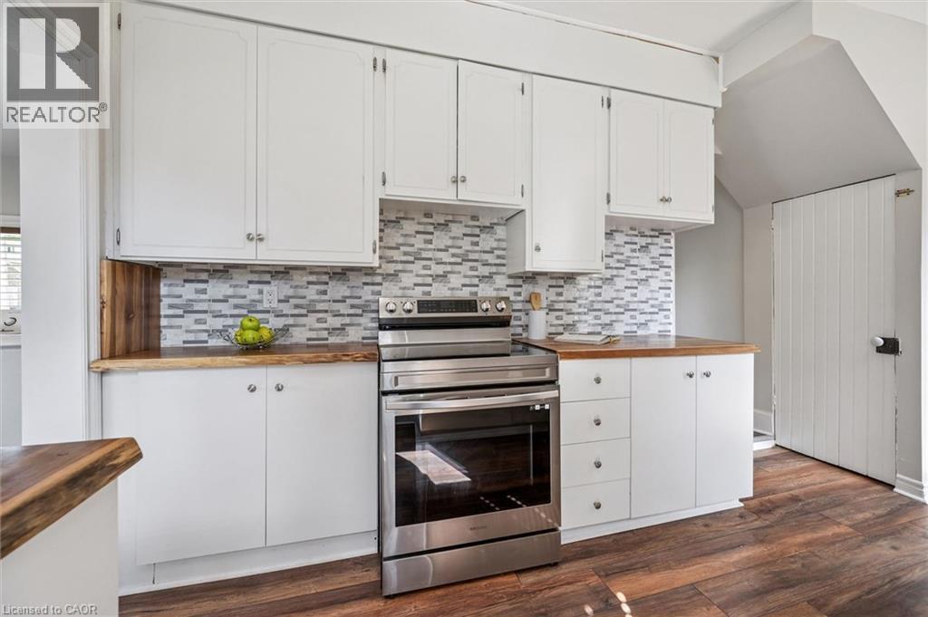 8 CROSS Street - Image 15