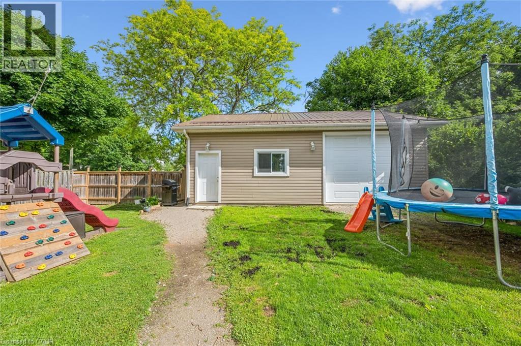 8 CROSS Street - Image 26
