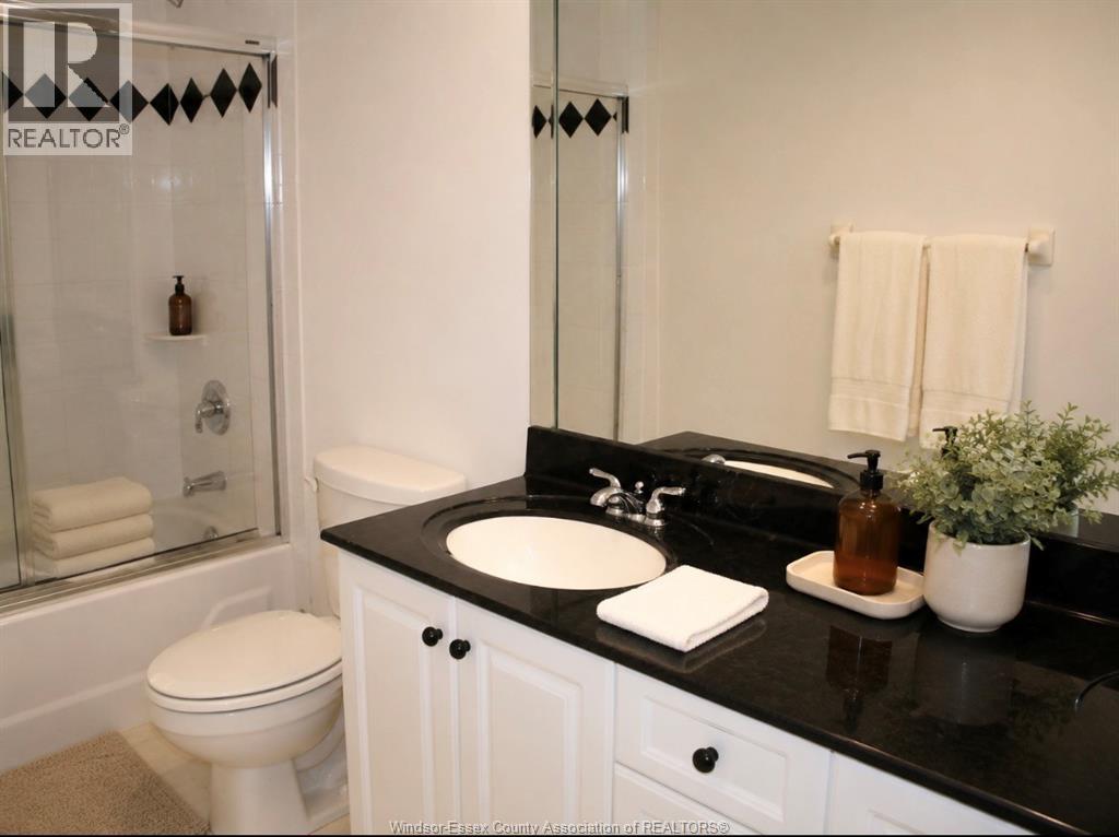 #1406 4789 RIVERSIDE DRIVE East - Image 32