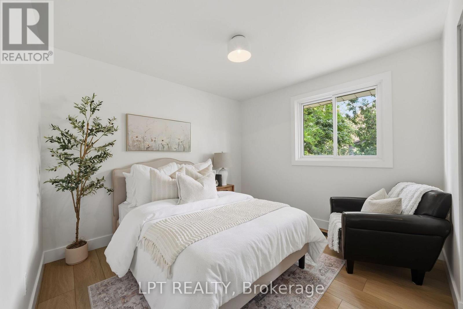 4 bedroom Single Family interior view, 17 MONMORE Road, Whitehills, London, Ontario