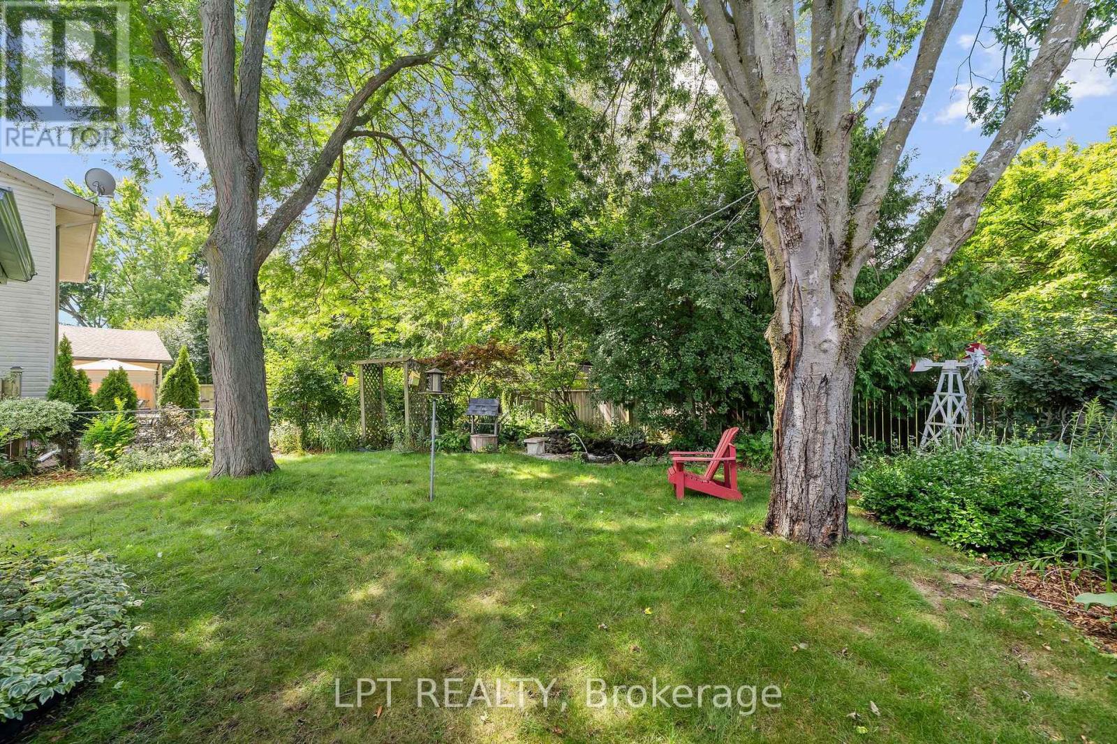4 bedroom Single Family interior view, 17 MONMORE Road, Whitehills, London, Ontario
