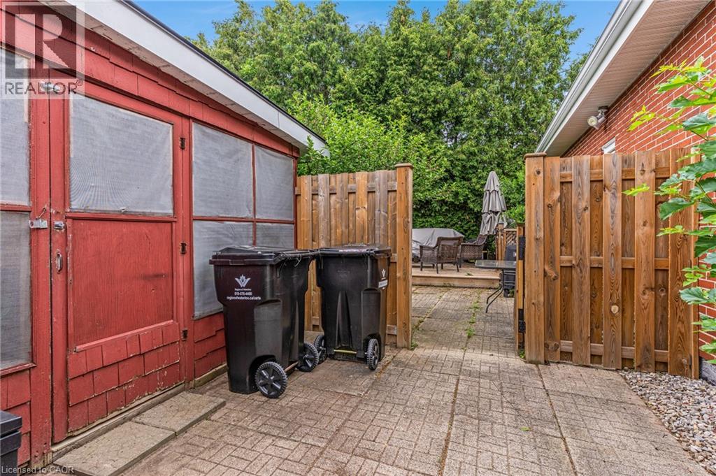 805 ROCKWAY Drive - Image 17