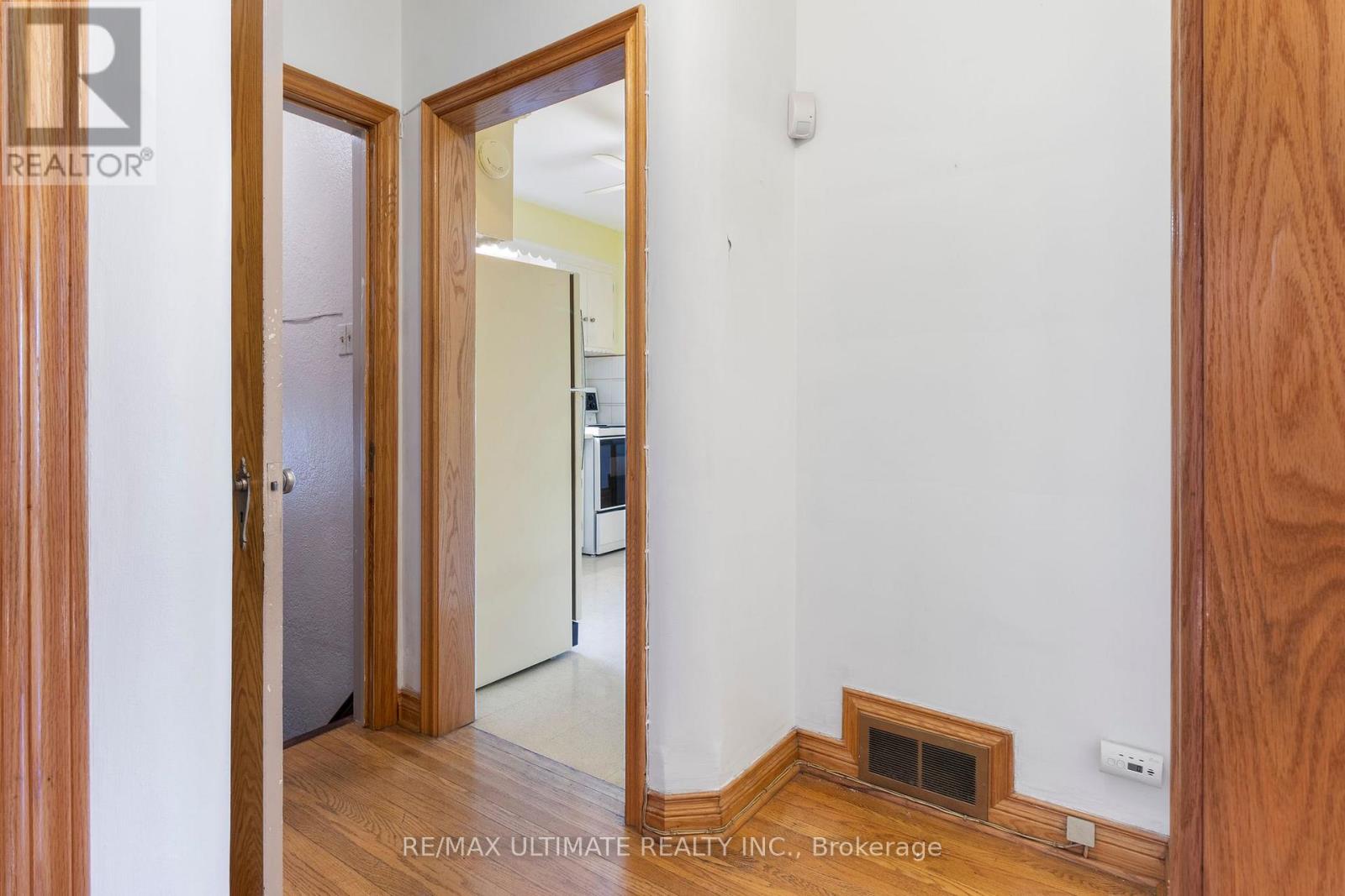519 DOUGLAS AVENUE - 16
