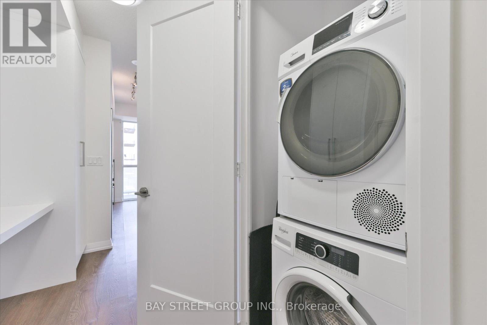 #1106 101 ERSKINE AVENUE - 23