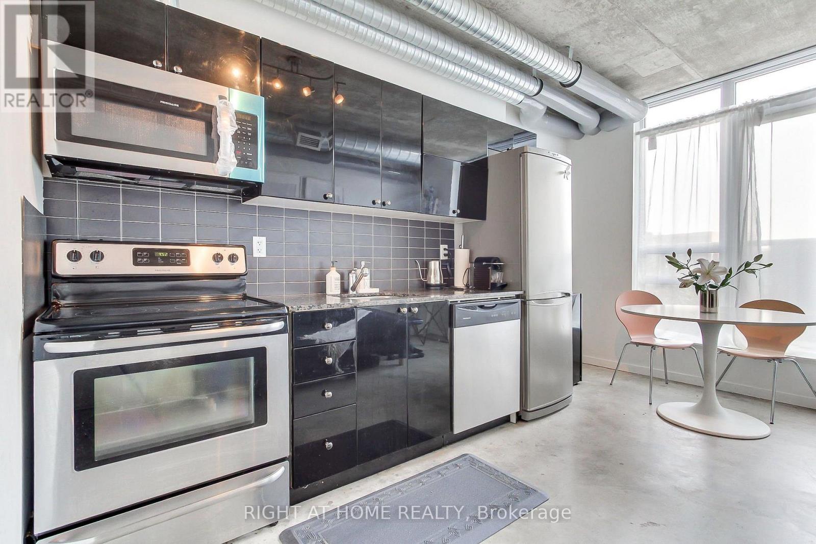 #610 150 SUDBURY STREET - 13