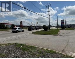5163 Walker Road Unit# B, Tecumseh, ON N9A6J3 Photo 7