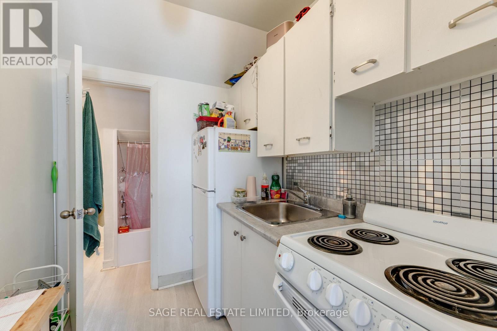 241 LANGLEY AVENUE - Image 30