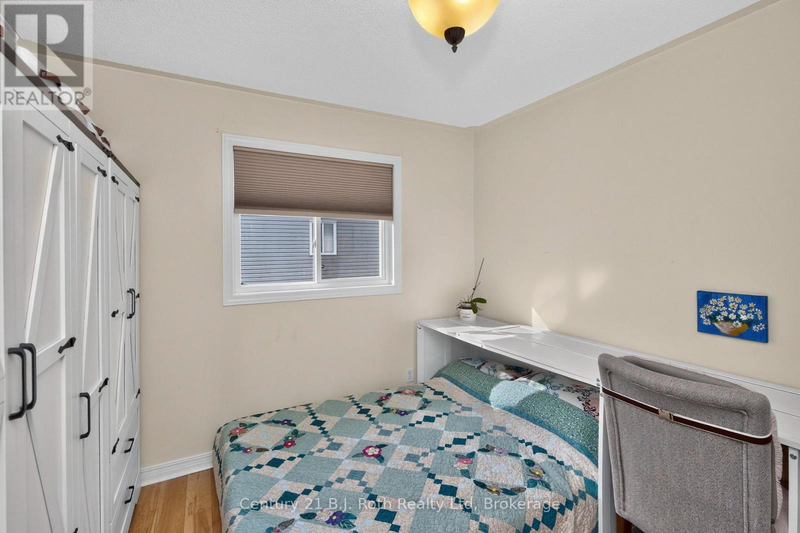 7 GEORGIAS WALK - Image 20