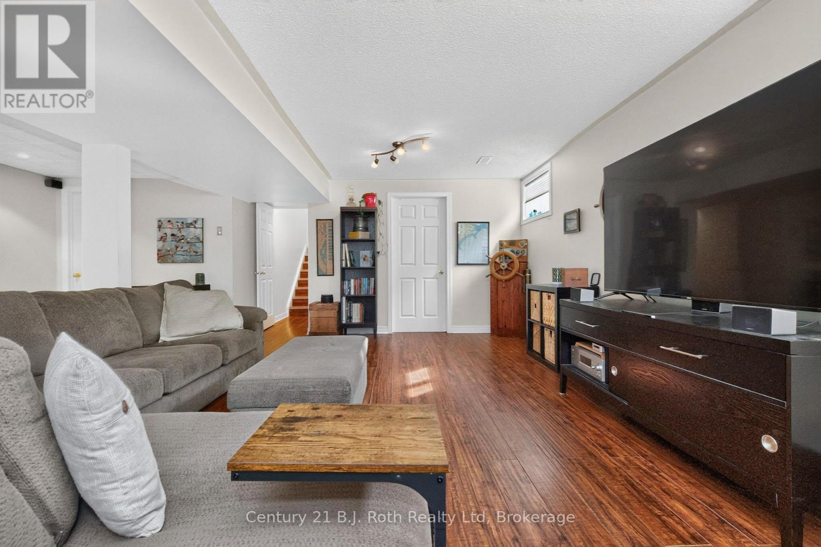 7 GEORGIAS WALK - Image 25
