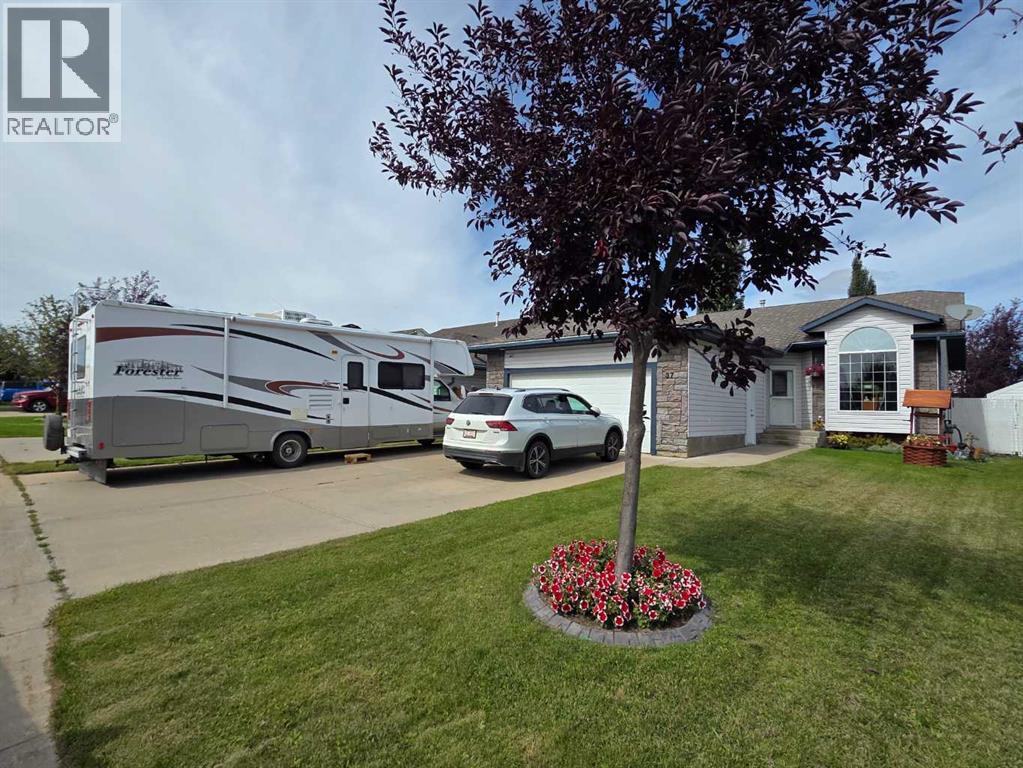 37 Pinnacle Crescent - 2
