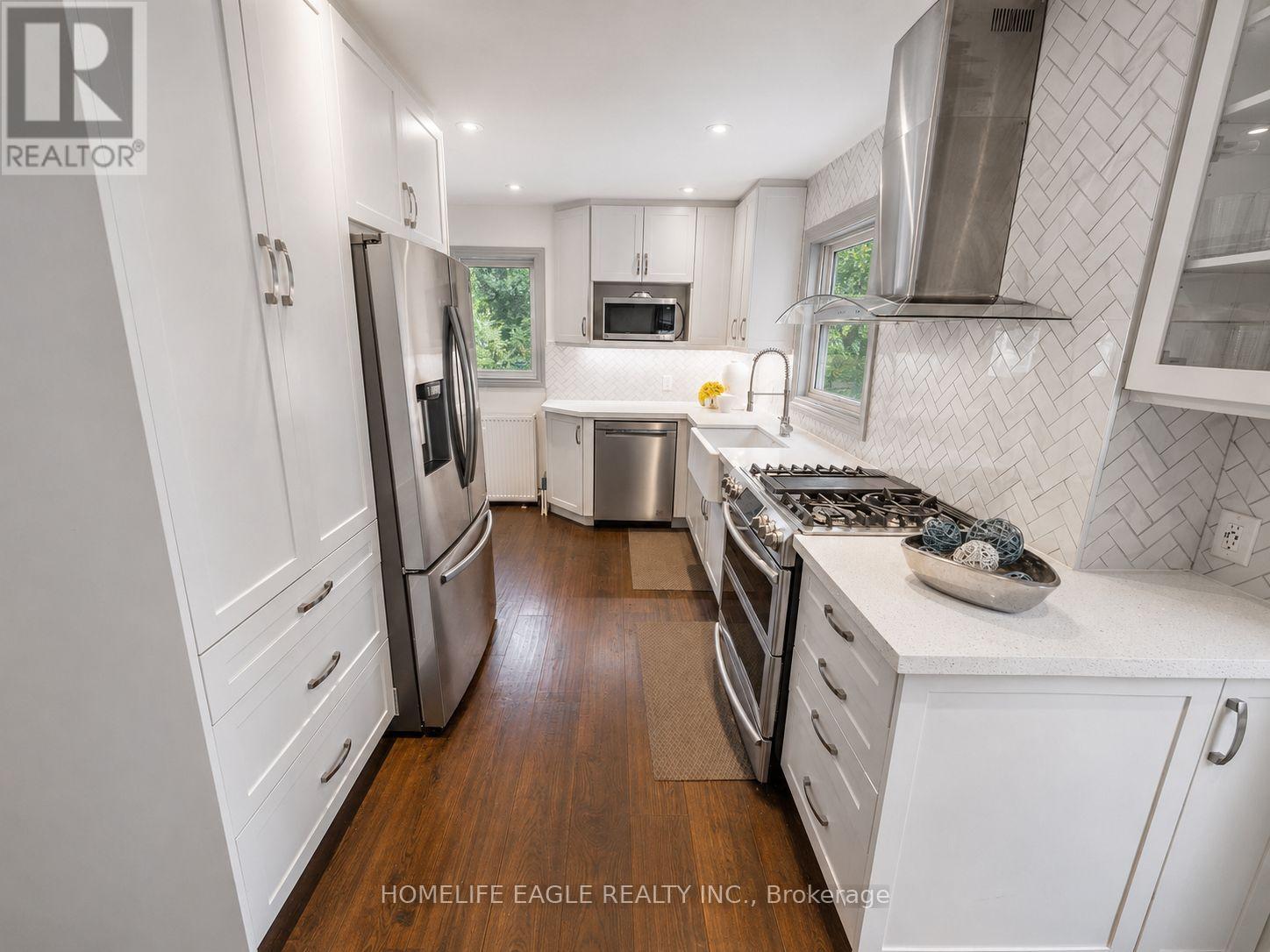 261 RICHMOND STREET - 6