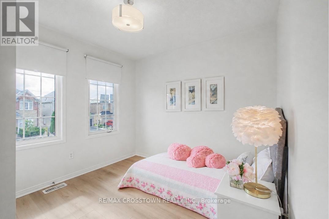 460 REEVES WAY BOULEVARD - 21