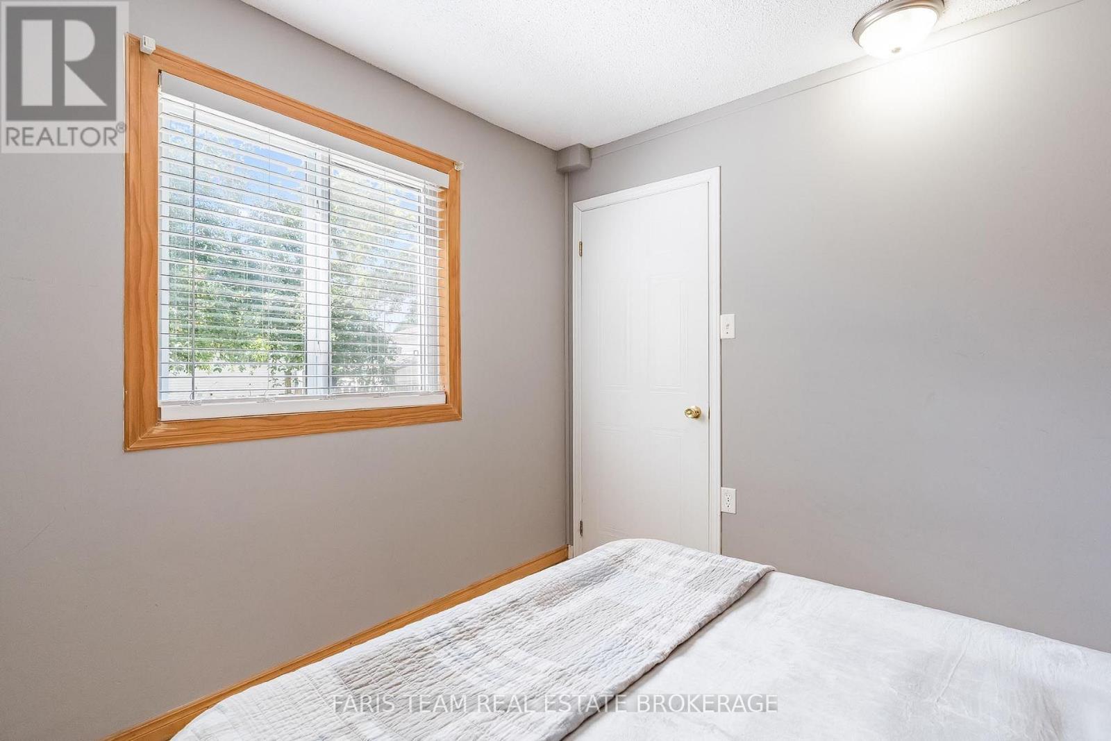 #58 778 WILLIAM STREET - 24