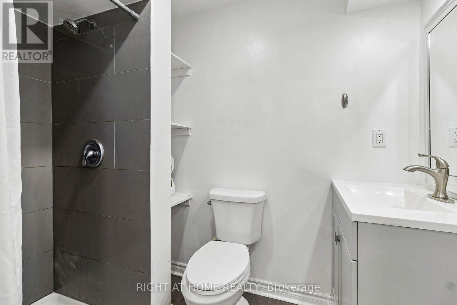 116 NASIR CRESCENT - Image 36