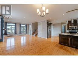 28 Kenai Crescent thumbnail 16