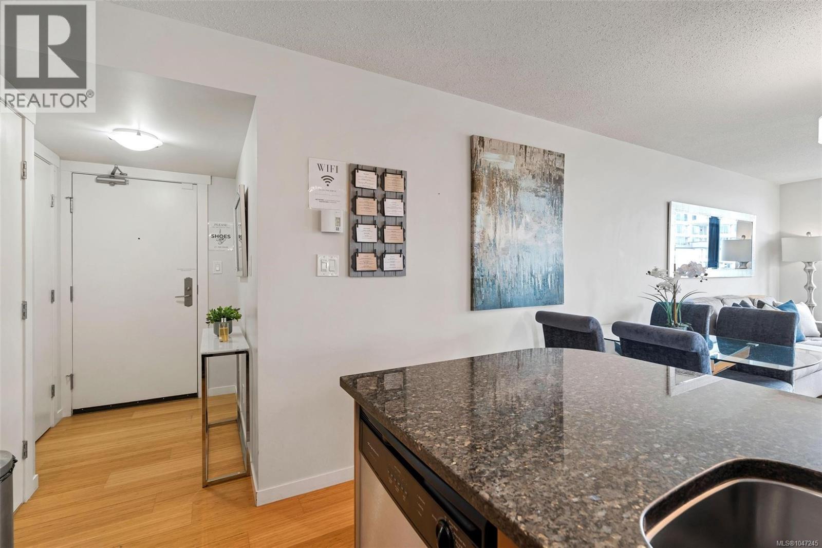 #1502 751 Fairfield Rd - Image 23