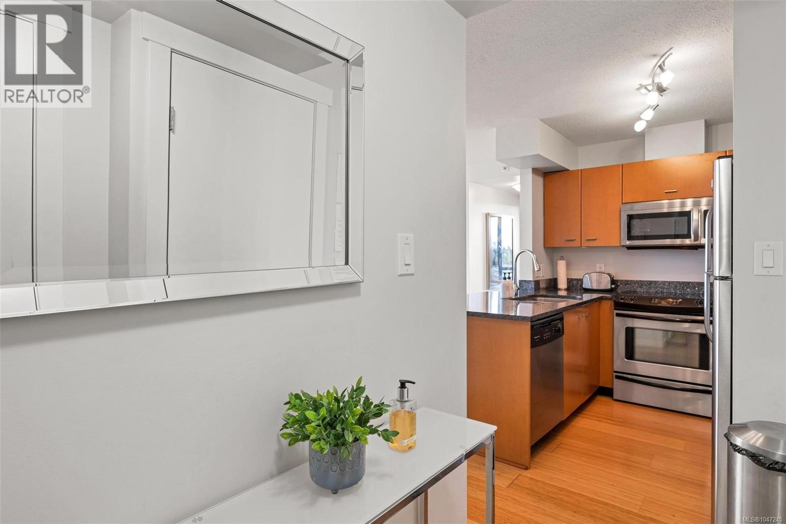 #1502 751 Fairfield Rd - Image 24