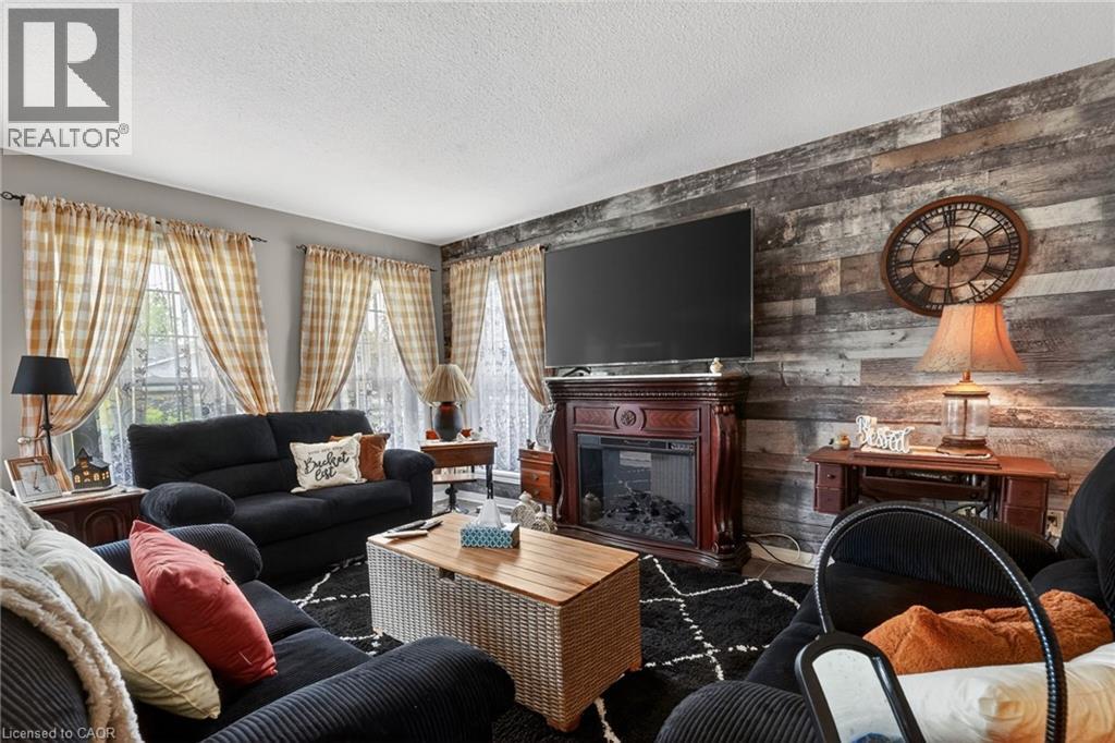 11 ROCHELLE Crescent - Image 7