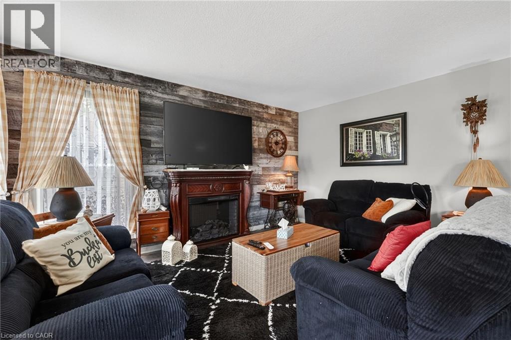 11 ROCHELLE Crescent - Image 8
