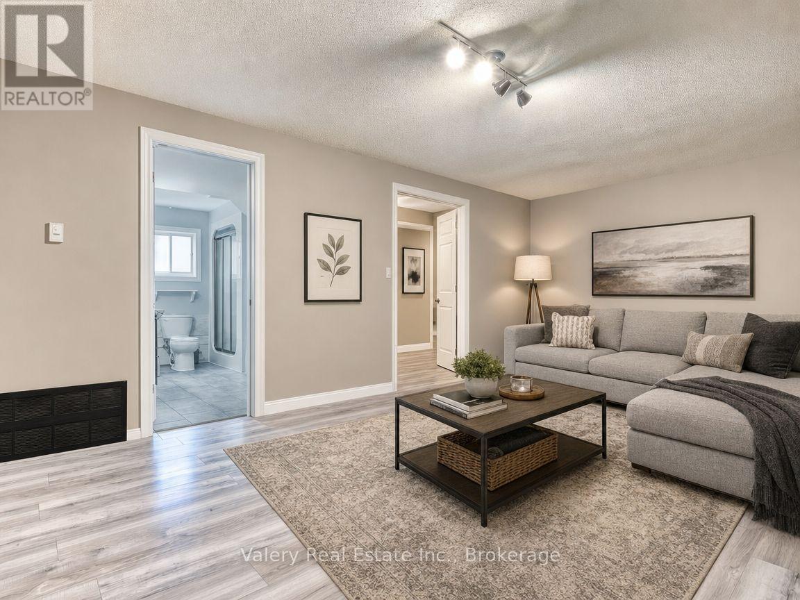 36 ROCHELLE DRIVE - 24