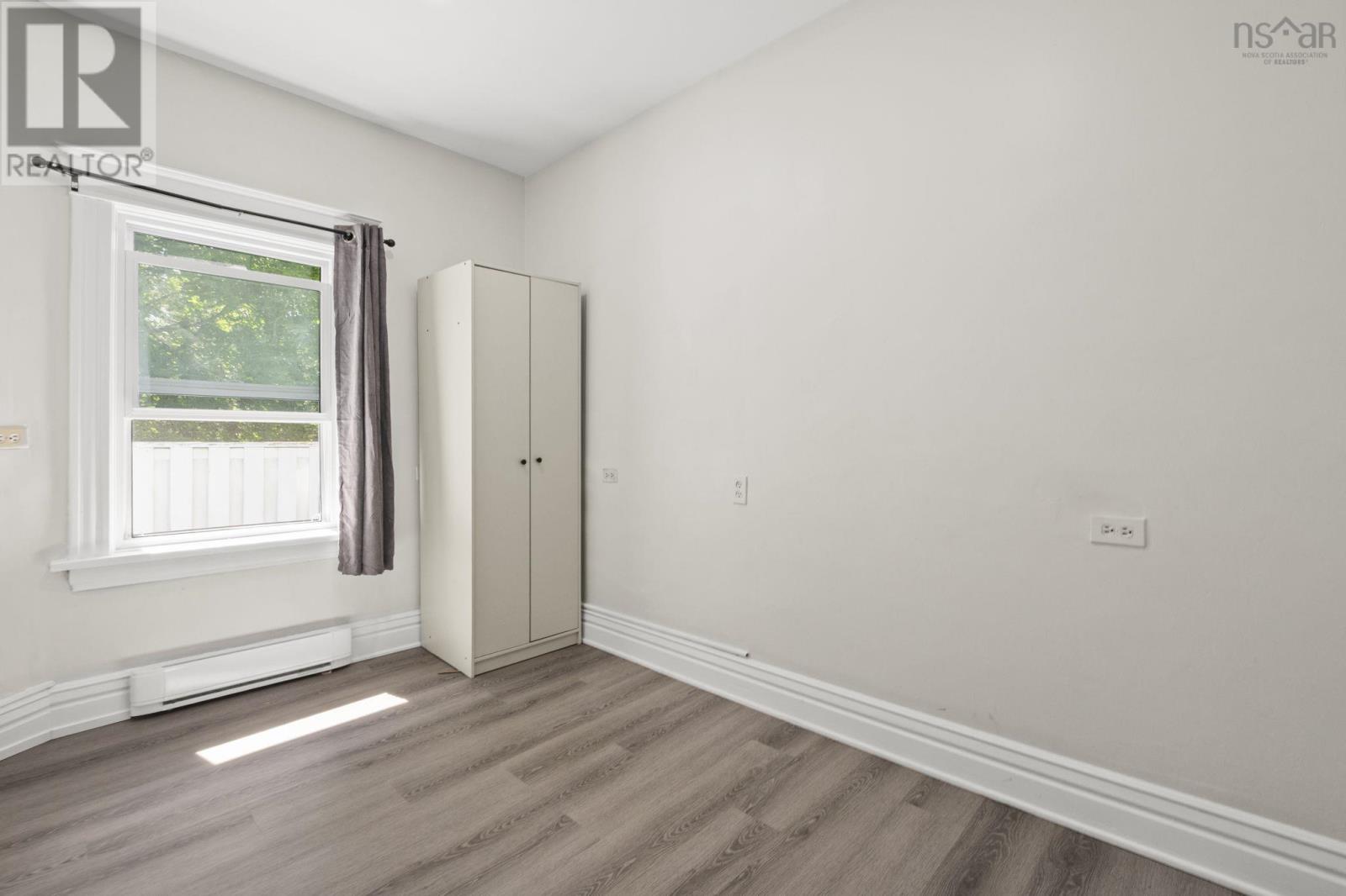 1684 Walnut Street - 25