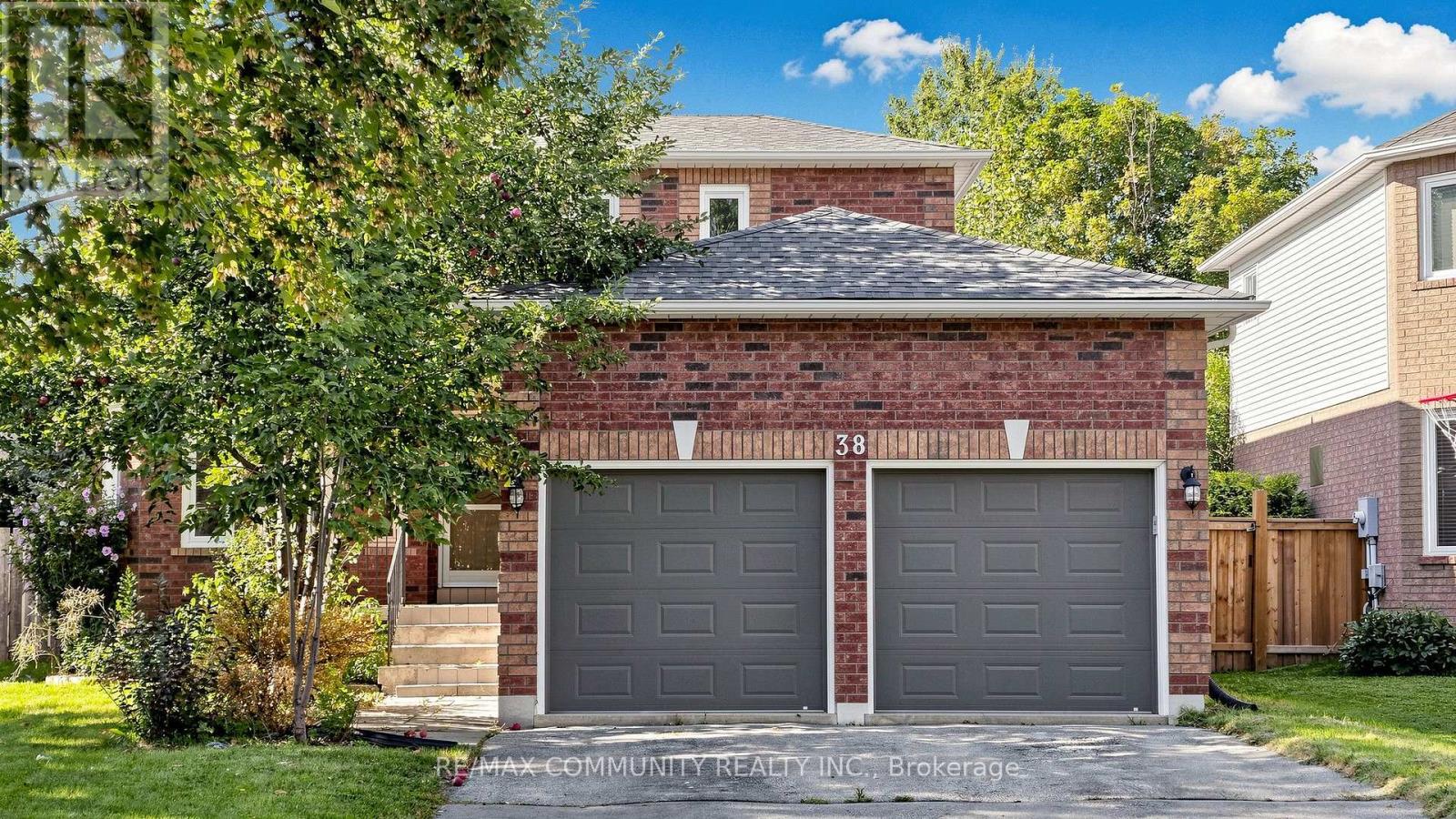 38 IVEAGH DRIVE - 1