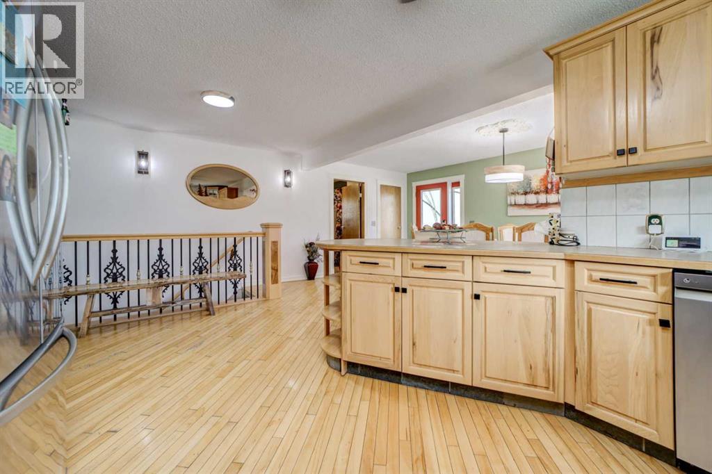 5113 2 Street W - Image 10
