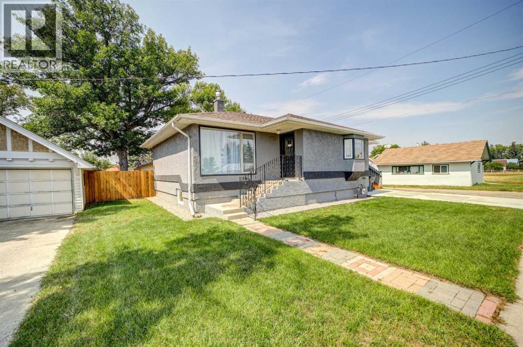 5113 2 Street W - 2