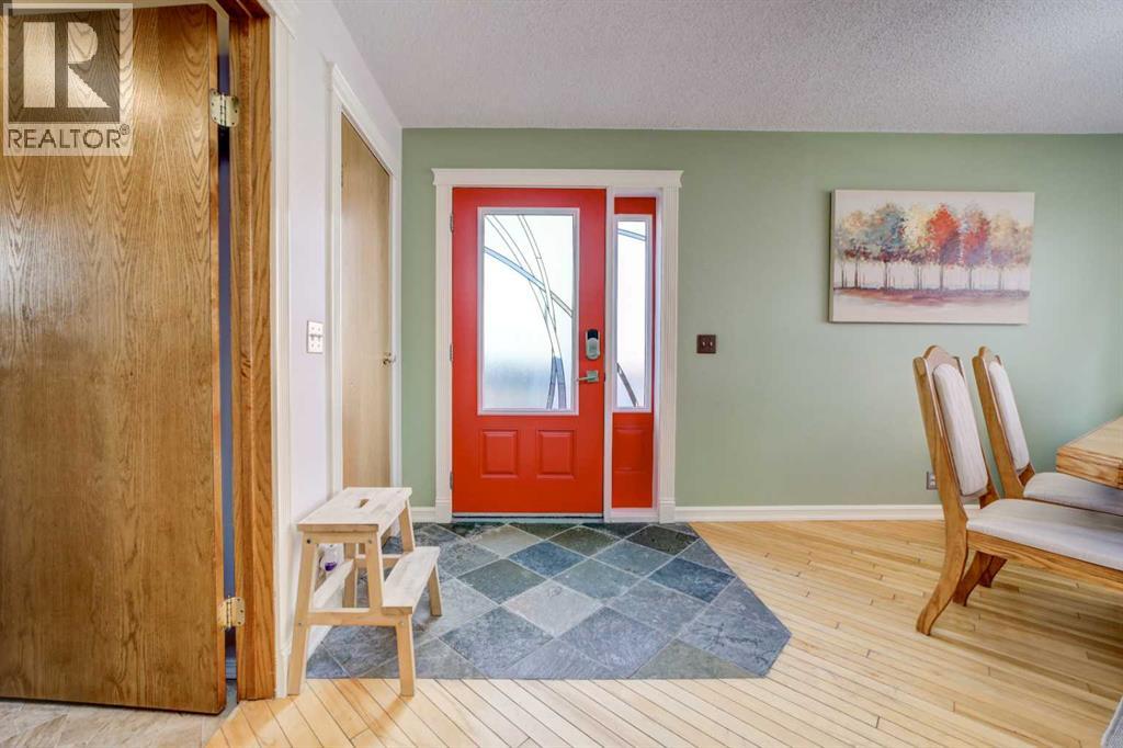 5113 2 Street W - 4